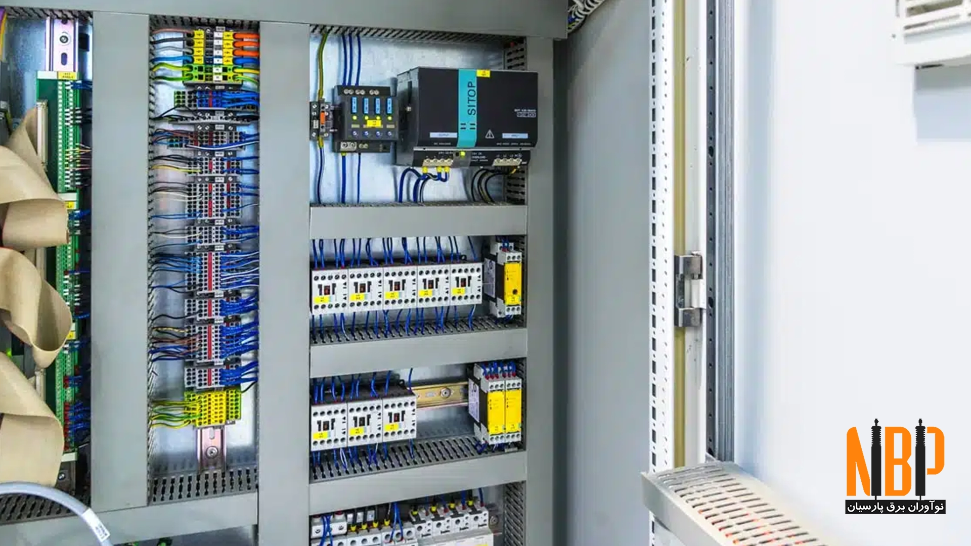 تابلوهای برق سفارشی (Custom Panels) چیست؟