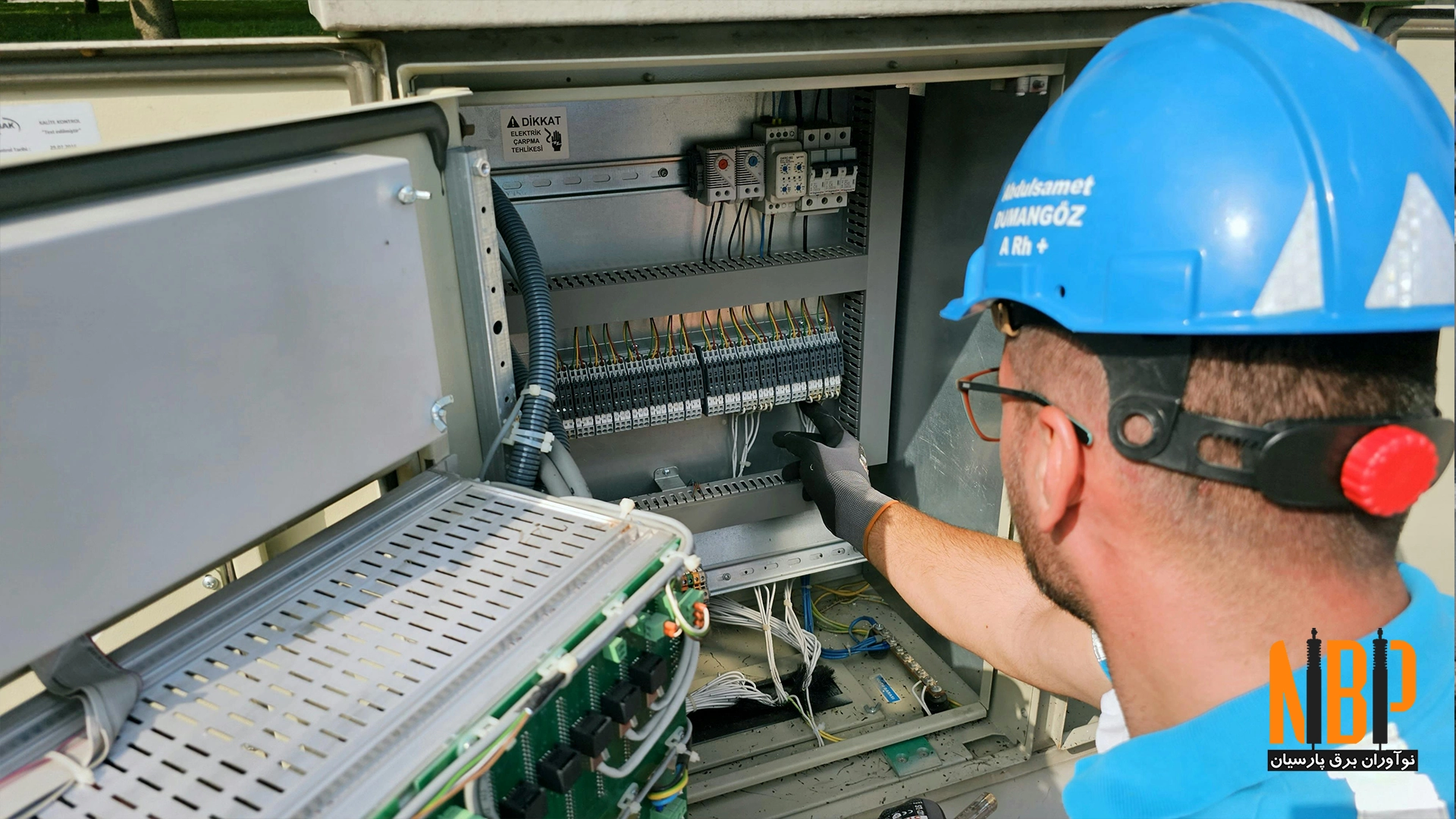 بررسی و رفع مشکلات حرارتی در تابلو برق