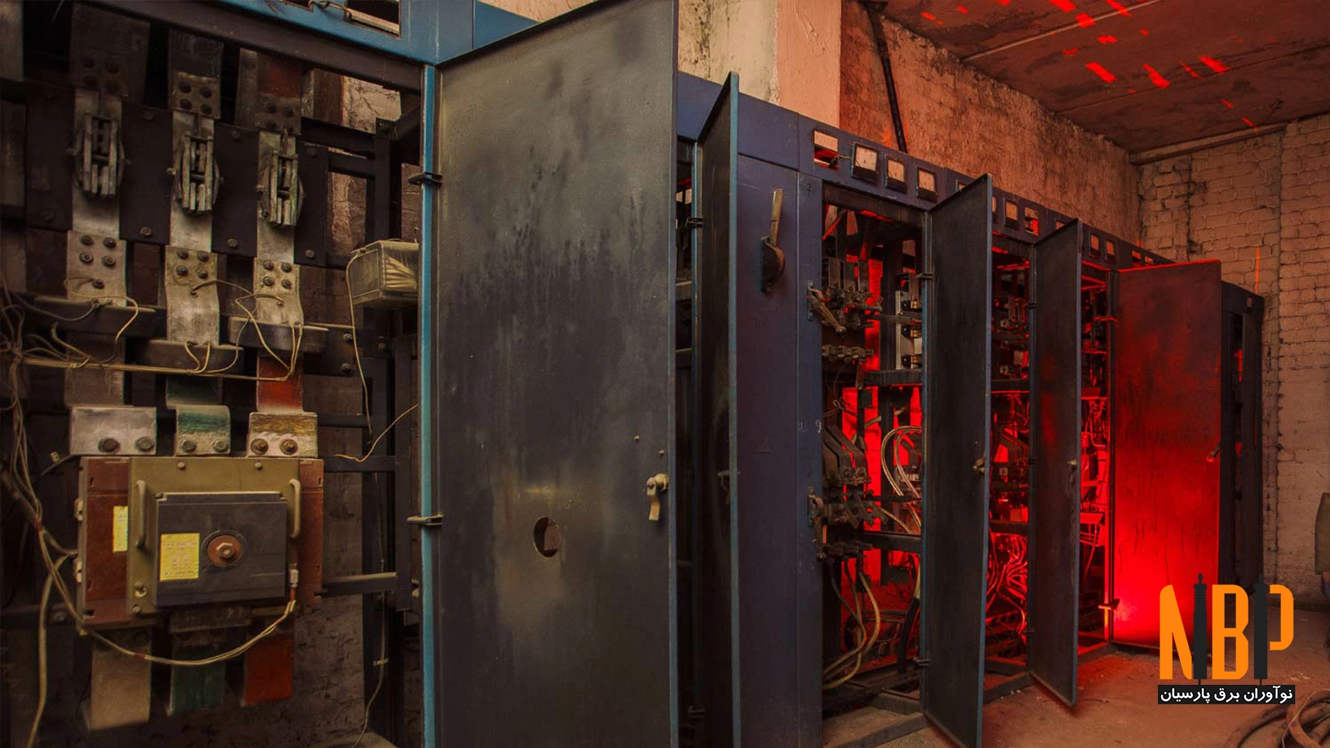 نقش استانداردها در ایمنی و بهره‌وری تابلوهای برق