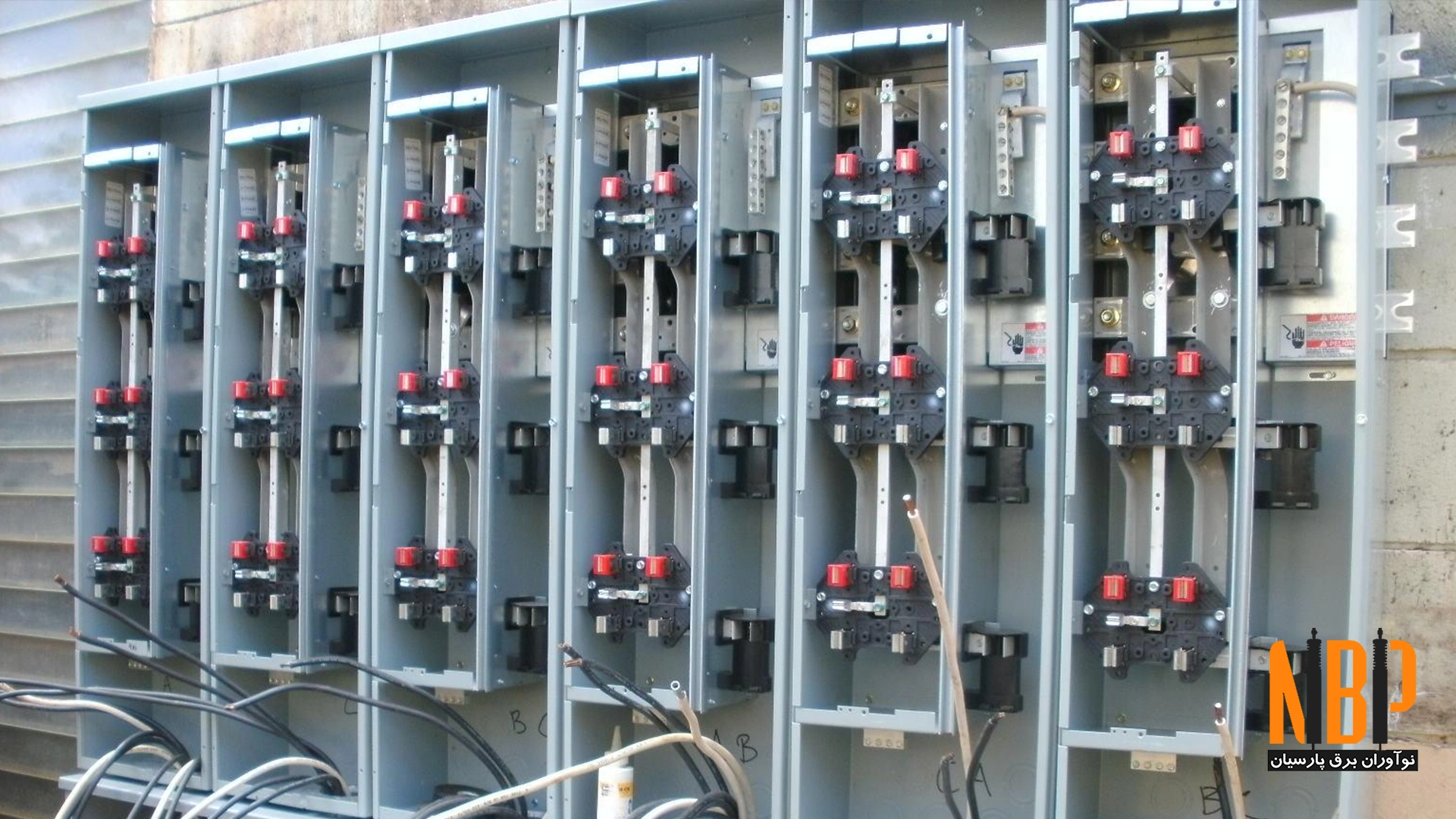 سیم‌کشی و کابل‌کشی استاندارد در نصب تابلو برق